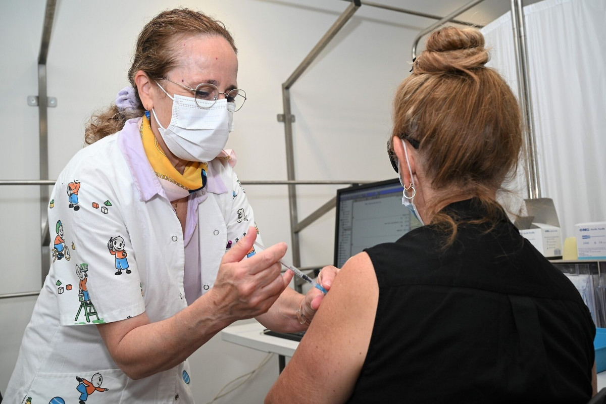 Over 2 mln. Israelis received third shot of COVID-19 vaccine