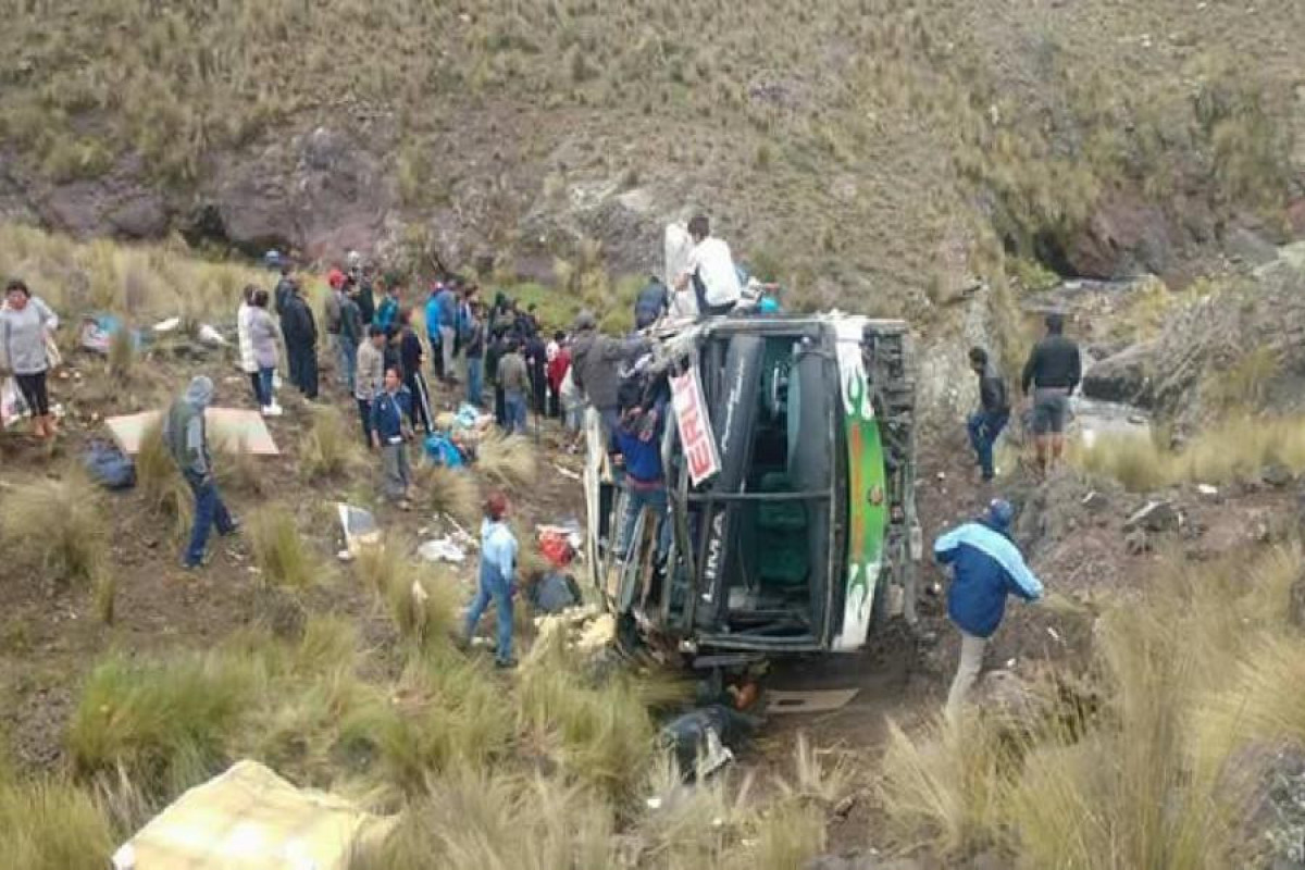 Bus plunges in Peru's Andes, killing 29