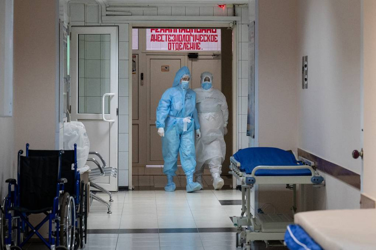 Russia detects 32,837 daily COVID-19 cases, crisis center says