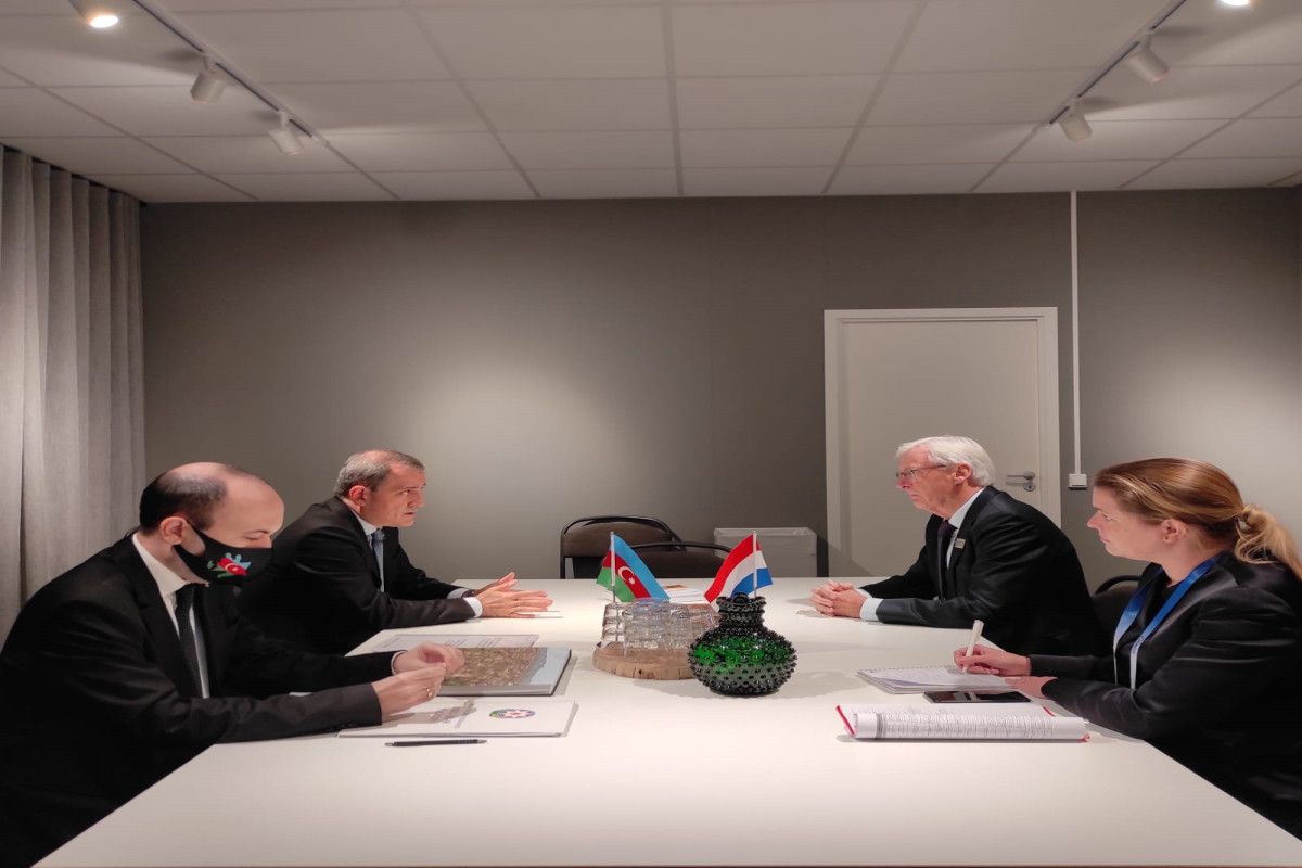 Jeyhun Bayramov informed foreign minister of Netherlands about situation in region