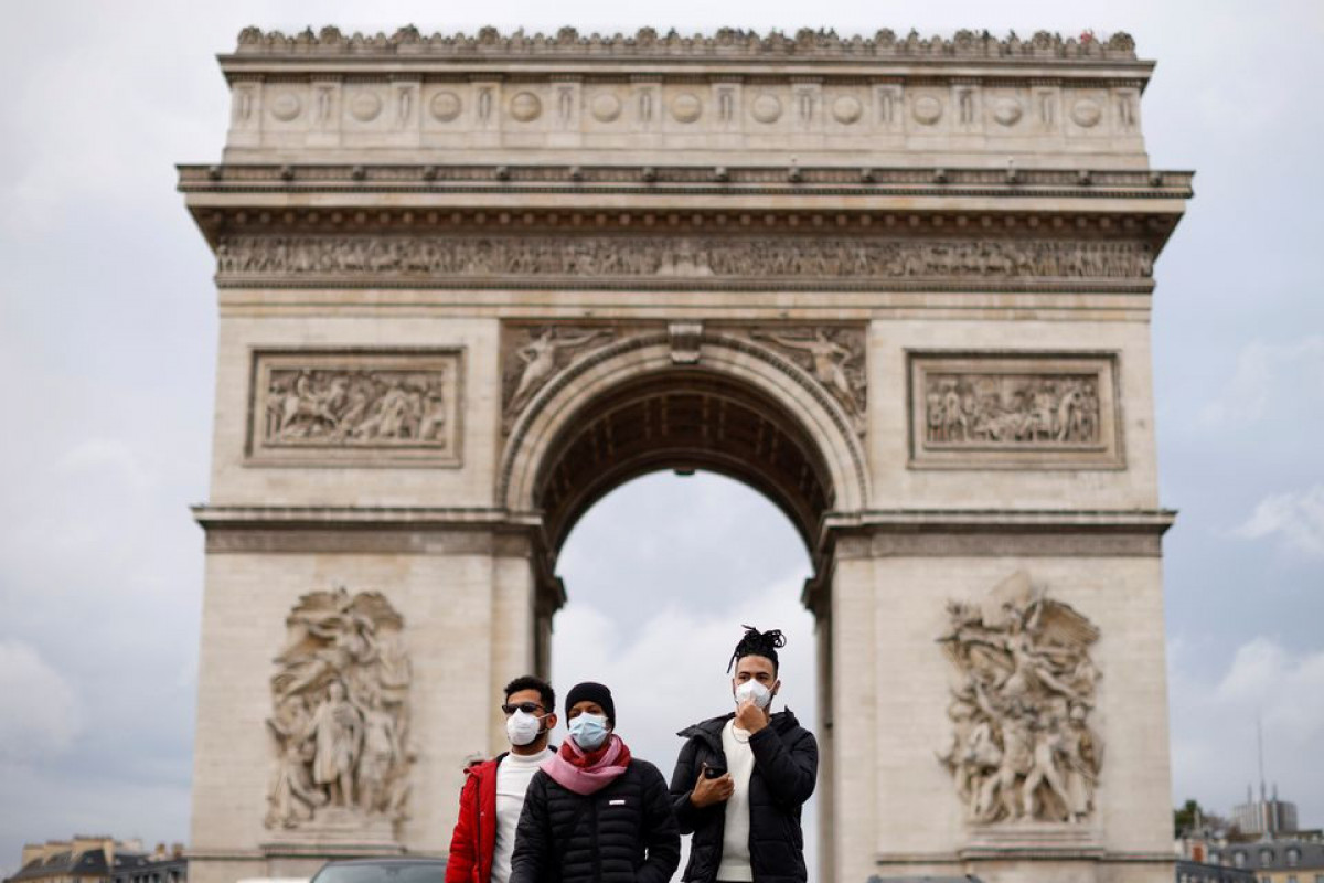 France can avoid return to lockdown and still save Christmas -PM