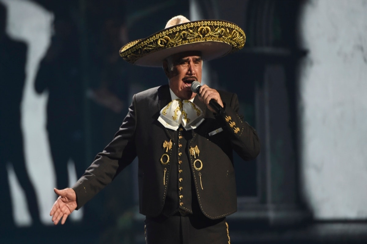 Vicente Fernandes, a well-known and beloved singer of Mexican regional music