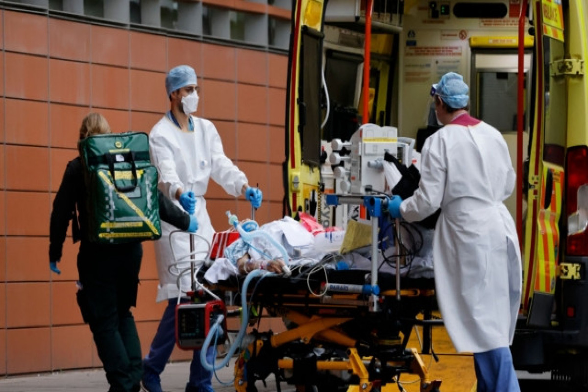 First Omicron patient dies in the UK