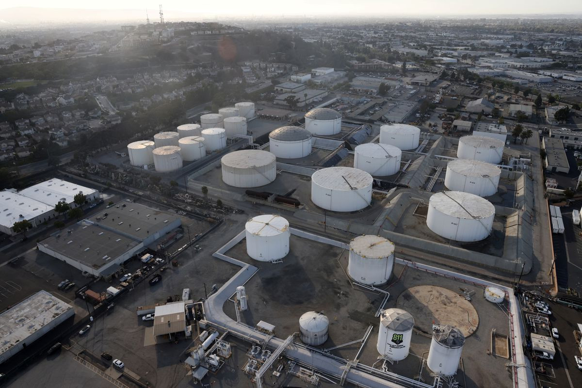 Oil prices steady on demand concerns over Omicron spread