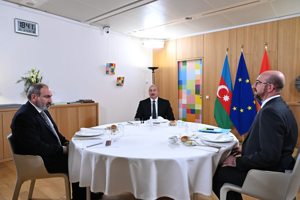 Meeting between Azerbaijani and Armenian leaders started in Brussels with the participation of EC President