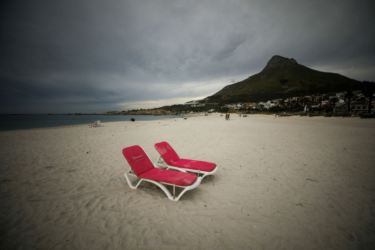 S.Africa reports record daily COVID-19 cases as Omicron spreads