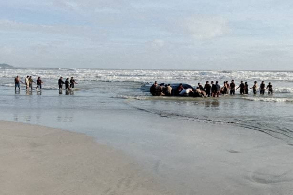 Five more bodies recovered after boat capsizes off Malaysia