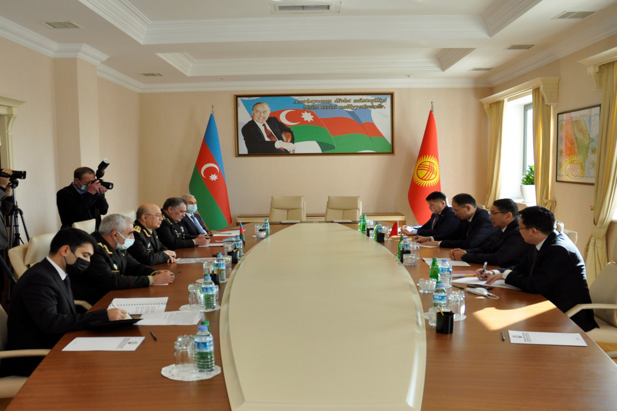 Kamaladdin Heydarov meets with Minister of Emergency Situations of the Kyrgyz Republic