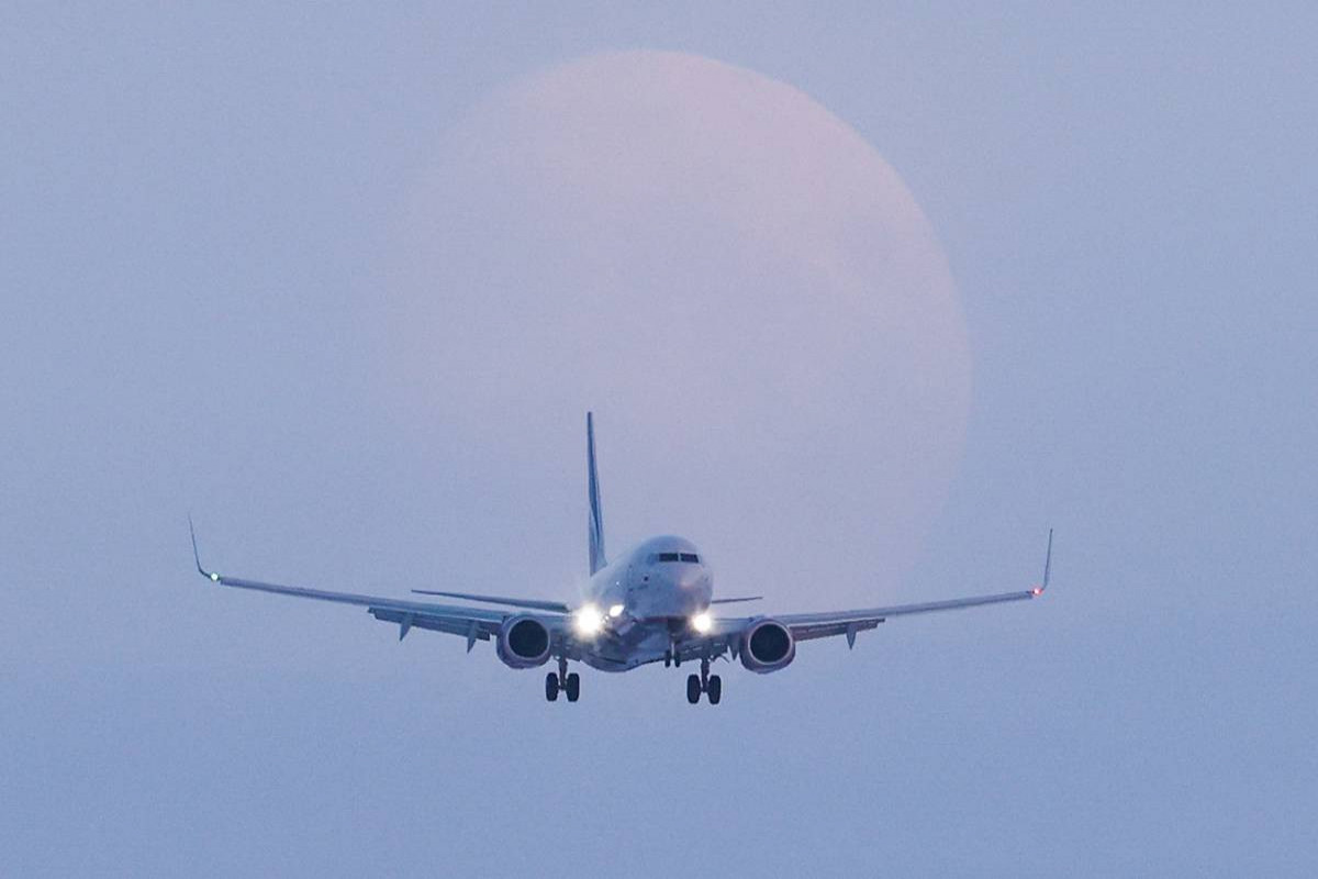Plane from St. Petersburg makes emergency landing at Nizhny Novgorod