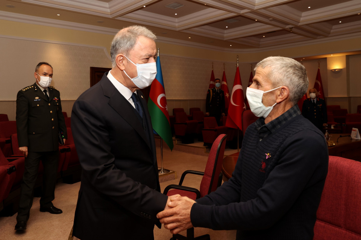 Hulusi Akar met with family of martyred serviceman of Azerbaijani Army