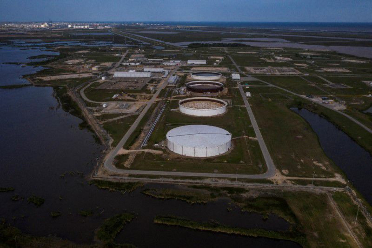Oil rallies on reduced fears of Omicron-induced demand slump