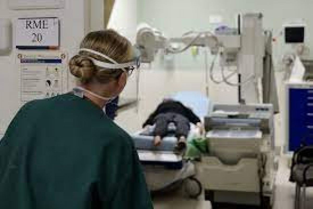 U.S. CDC shortens isolation time for COVID-infected health workers amid staff shortages