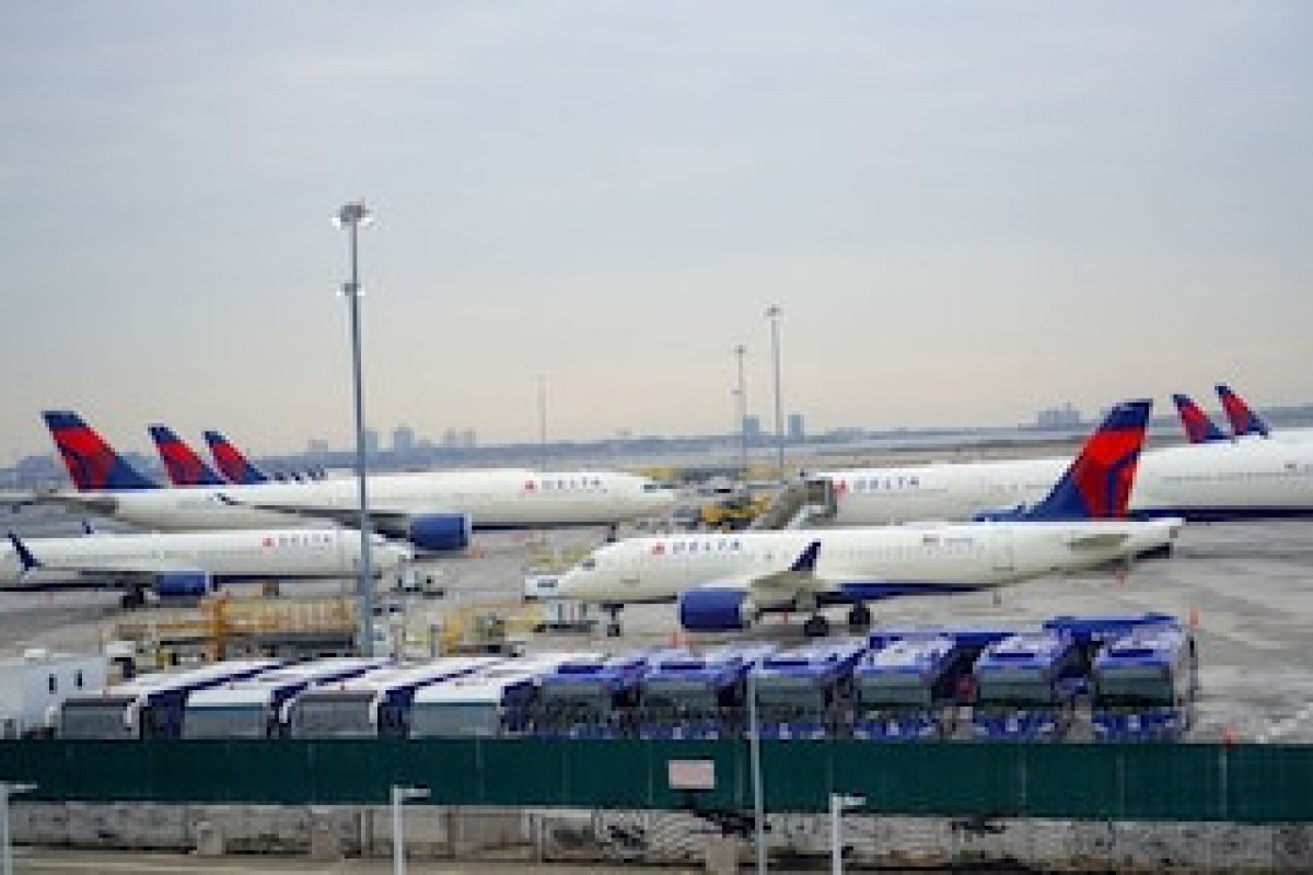 Thousands of flights canceled globally as Omicron mars Christmas weekend