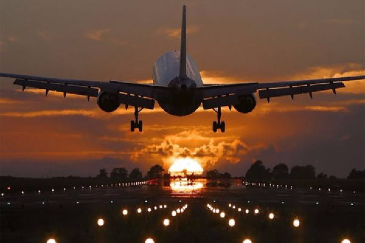 Another 2,500 flights canceled Monday over Omicron strain