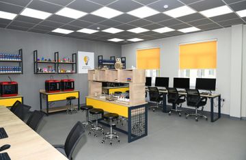 President Ilham Aliyev and first lady Mehriban Aliyeva viewed conditions created at school-lyceum No 3 in Khirdalan city