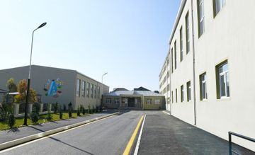 President Ilham Aliyev and first lady Mehriban Aliyeva viewed conditions created at school-lyceum No 3 in Khirdalan city