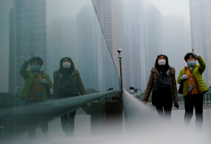 China sees daily new COVID-19 cases drop to lowest in more than a month