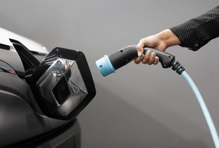 EU electric and plug-in hybrid car sales jump to over 1 million in 2020
