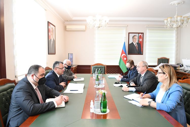 Return of IDPs discussed with UN Representative