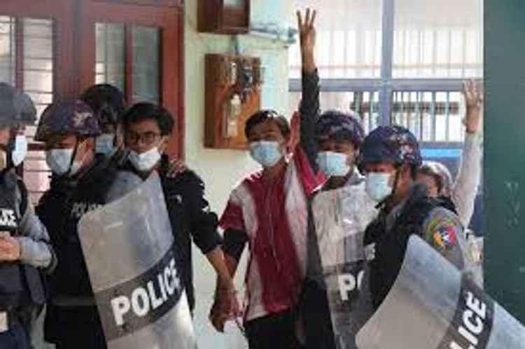 After Facebook ban, thousands in Myanmar take to Twitter to plead 