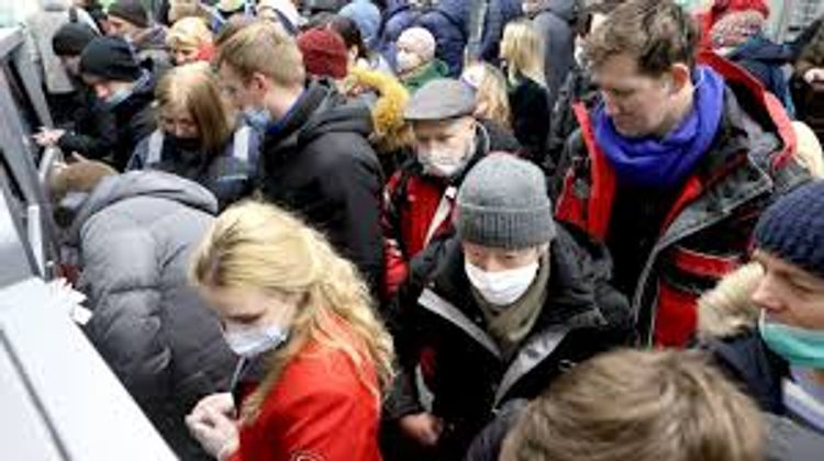 Russians will be able to stop wearing medical masks in 2021, says watchdog specialist