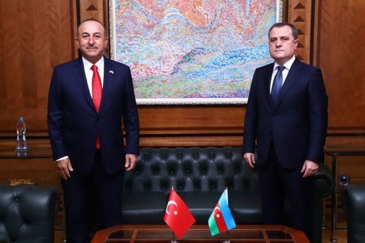 Jeyhun Bayramov congratulated Mevlüt Çavuşoğlu as kidnapped sailors rescued after pirate attack