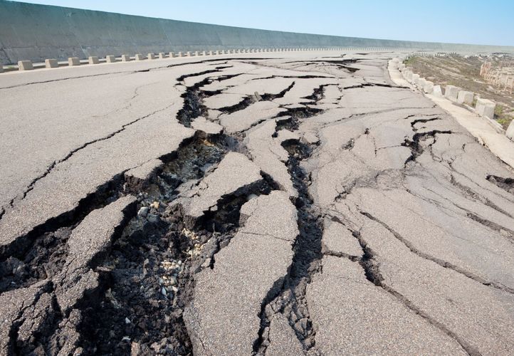 Japan quake knocks out 20% of country's refining capacity