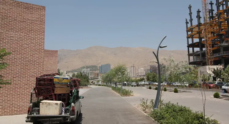 5.6-Magnitude quake rocks Iran