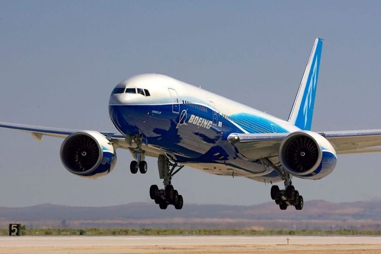 Boeing recommends airlines suspend use of some 777s after United incident