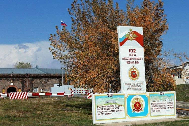 Armenian Defence Minister: “Yerevan wants expansion of Russian military base”