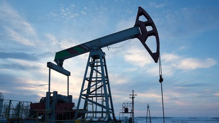 Whispers of $100 Oil Return as Crude Shakes Off Covid’s Clasp