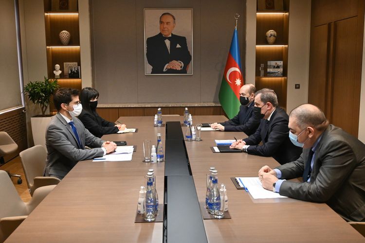 Azerbaijani FM receives Israeli ambassador