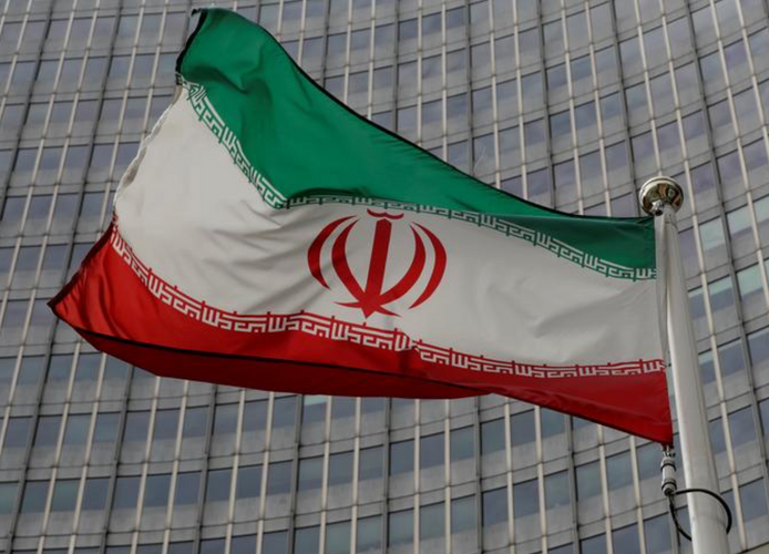 Iran vows "decisive response" to any Israeli move against it