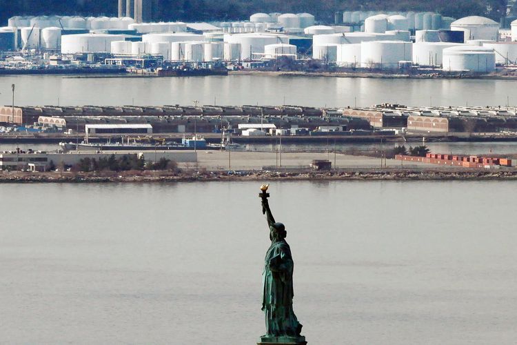 US oil reserves decrease by 8 mln. barrels - OFFICIAL