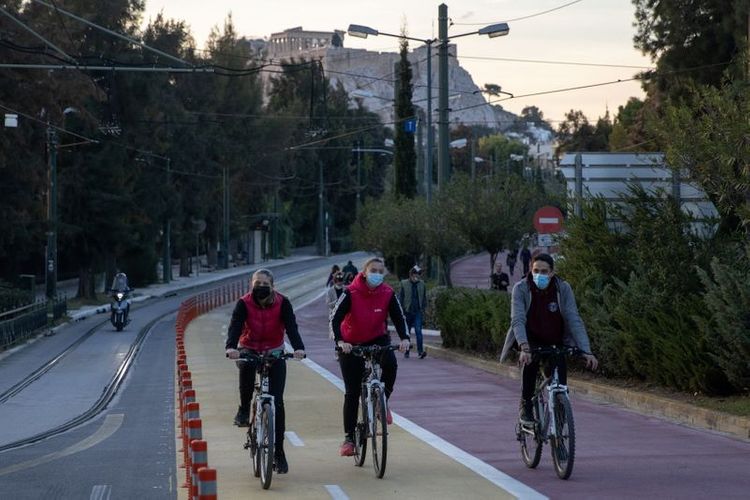 Greece extends international travel restrictions to January 21, toughens quarantine