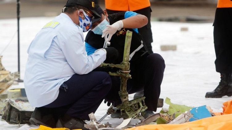 Indonesia Sriwijaya Air Boeing 737 'black boxes' located