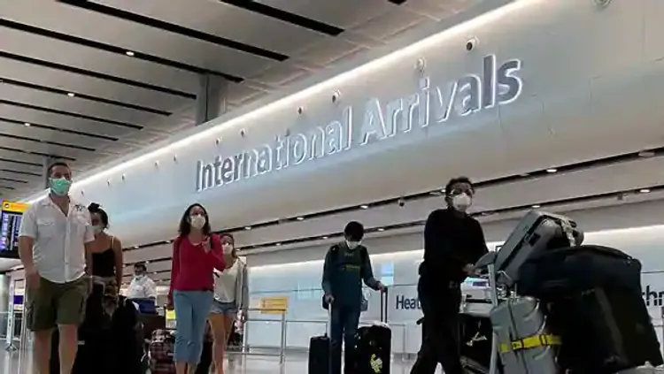 Bahrain says it will open airspace to Qatar as of Jan 11