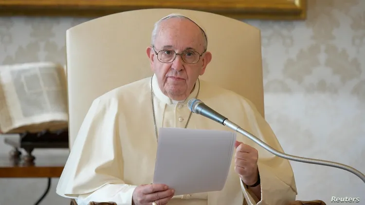 Pope, in new decree, formally allows more roles for women in Church
