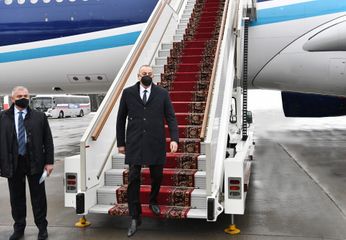 President Ilham Aliyev arrived in Moscow for working visit on the invitation of Russian President Vladimir Putin