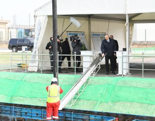 President Ilham Aliyev attended groundbreaking ceremony for two plants in Sumgayit Chemical Industry Park and inaugurated sheet glass factory