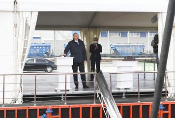President Ilham Aliyev attended groundbreaking ceremony for two plants in Sumgayit Chemical Industry Park and inaugurated sheet glass factory