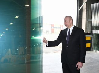 President Ilham Aliyev attended groundbreaking ceremony for two plants in Sumgayit Chemical Industry Park and inaugurated sheet glass factory