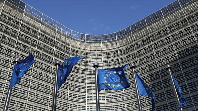Brussels recommends vaccinating at least 70% of EU adults by summer
