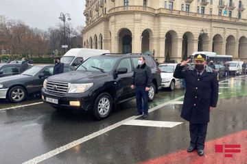 Azerbaijan observes moment of silence for Black January victims - PHOTO
