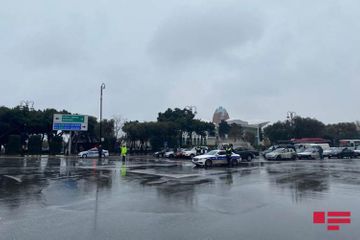 Azerbaijan observes moment of silence for Black January victims - PHOTO