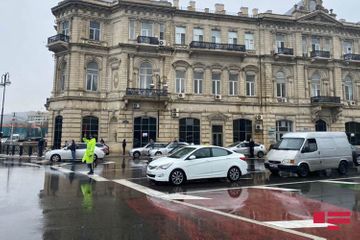 Azerbaijan observes moment of silence for Black January victims - PHOTO