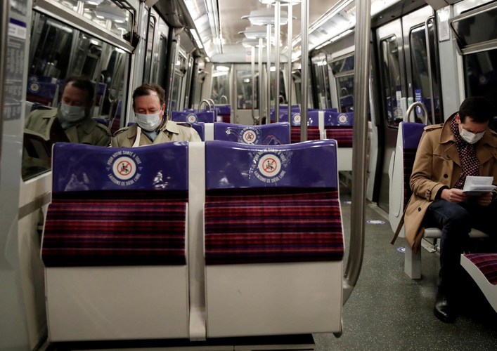 Don't talk on the subway, say French doctors, to limit COVID-19 spread