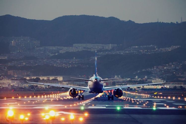 Israel bans international flights to curb coronavirus spread