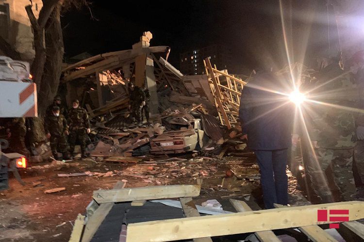 The body of a woman was removed from under the houses destroyed in the explosion in Khirdalan - PHOTO - VIDEO - UPDATED-2