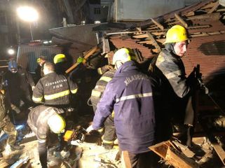 The body of a woman was removed from under the houses destroyed in the explosion in Khirdalan - PHOTO - VIDEO - UPDATED-2